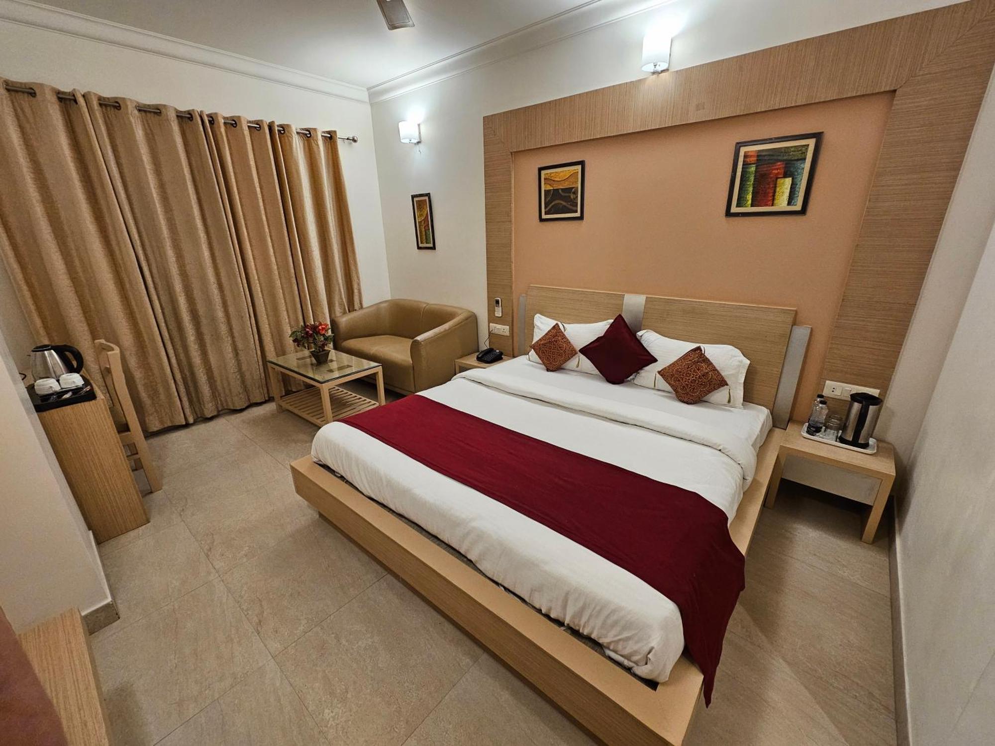 Hotel Crown Palace Prayagraj Exterior foto